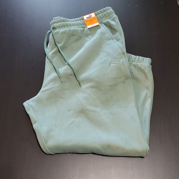 Puma ladies fleece joggers - Picture 3 of 4